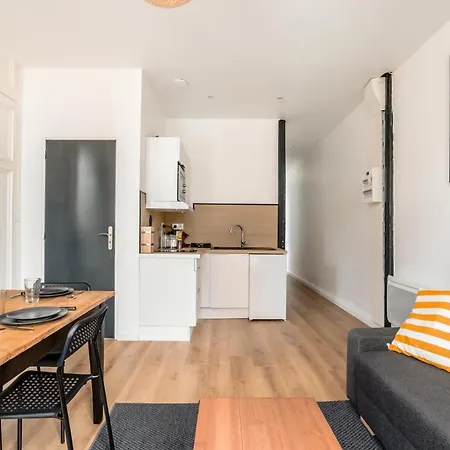 Appartement Cosy Proche Gares #2 *